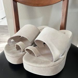Jeffrey Campbell Beige Suede Leather Flatform Sandals with 1 Toe Strap